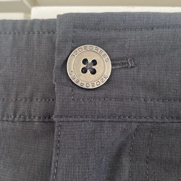 32° Performance Shorts - Picture 2 of 6